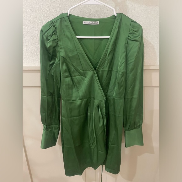 Abercrombie & Fitch Green Satin Wrap Dress size XXS - Picture 5 of 9